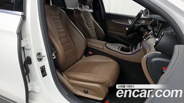 Mercedes-Benz E-Class 2022 — Фото 11/20