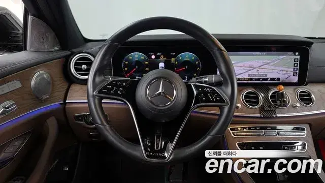 Mercedes-Benz E-Class 2022 — Фото 13/20