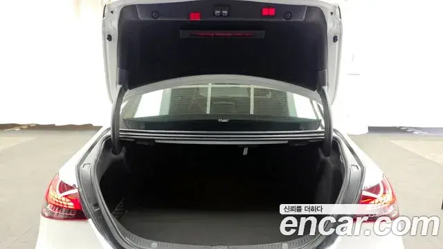 Mercedes-Benz E-Class 2022 — Фото 20/20