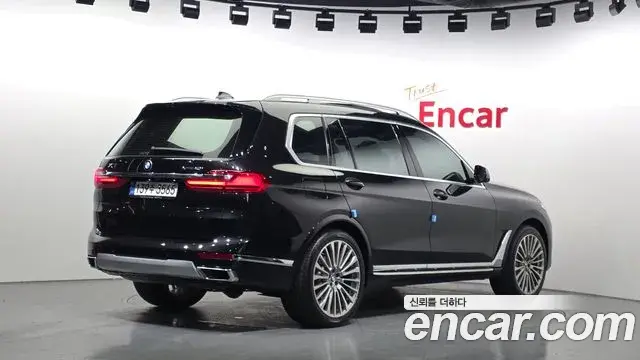 BMW X7 2022 — Photo 16/20