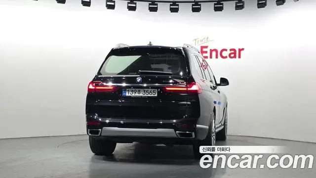 BMW X7 2022 — Photo 12/20