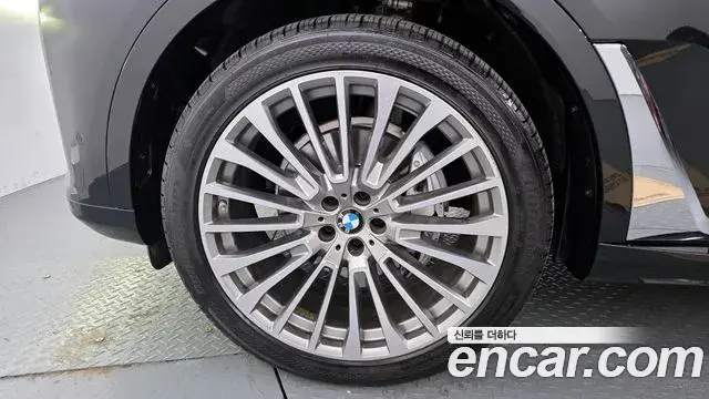 BMW X7 2022 — Photo 7/20