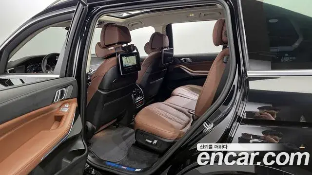 BMW X7 2022 — Photo 10/20