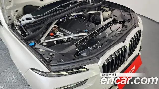 BMW X7 2023 — ფოტო 8/20