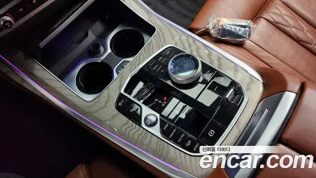 BMW X7 2023 — ფოტო 15/20