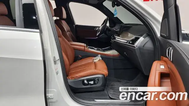 BMW X7 2023 — ფოტო 13/20
