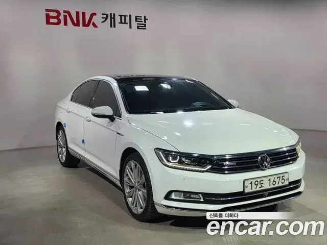 Volkswagen Passat GT 2018 — ფოტო 3/20