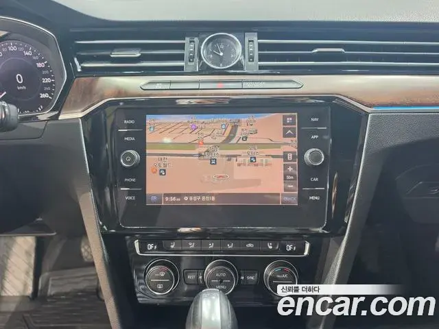 Volkswagen Passat GT 2018 — ფოტო 1/20