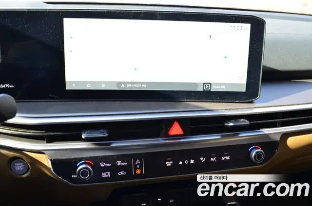 Kia Sorento 2023 — ფოტო 14/20