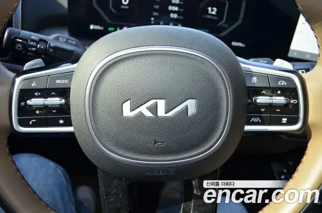 Kia Sorento 2023 — ფოტო 6/20