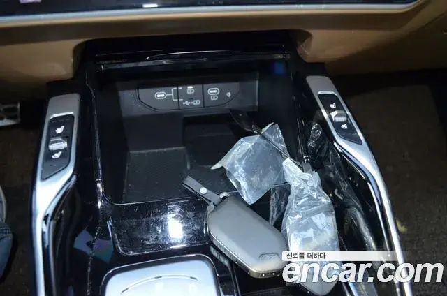 Kia Sorento 2023 — ფოტო 1/20