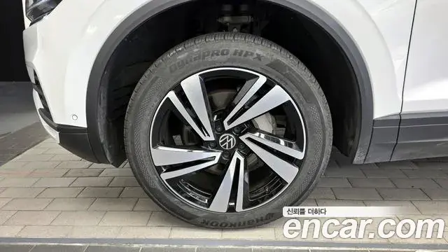 Volkswagen Touareg 2020 — Photo 10/20