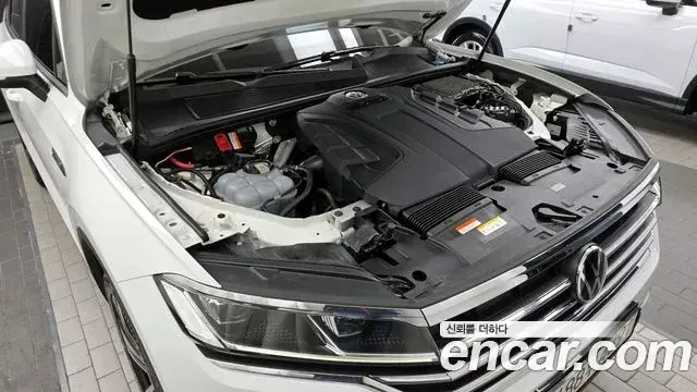 Volkswagen Touareg 2020 — Photo 8/20