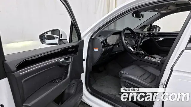 Volkswagen Touareg 2020 — Photo 5/20