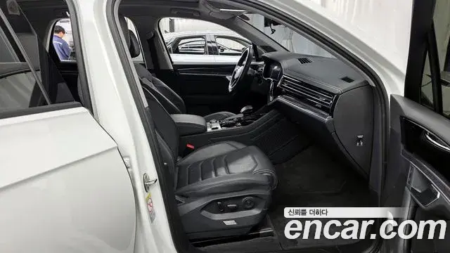 Volkswagen Touareg 2020 — Photo 15/20