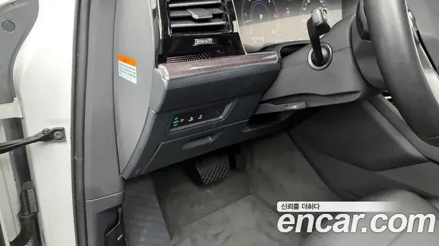 Volkswagen Touareg 2020 — Photo 11/20