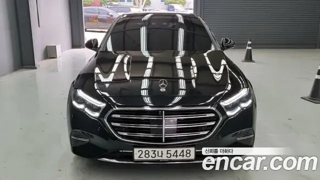 Mercedes-Benz E-Class 2024 — ფოტო 14/18