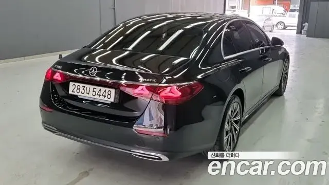 Mercedes-Benz E-Class 2024 — ფოტო 12/18
