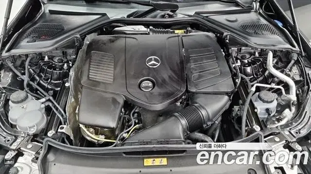 Mercedes-Benz E-Class 2024 — ფოტო 15/18