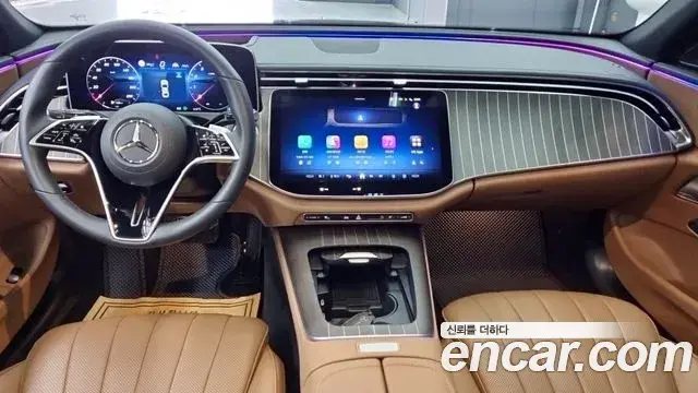 Mercedes-Benz E-Class 2024 — ფოტო 17/18
