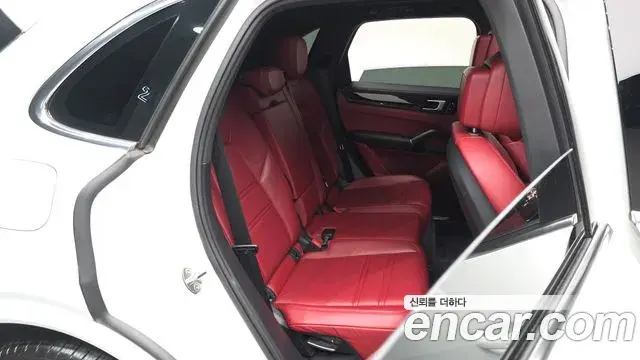 Porsche Cayenne 2021 — Şəkil 17/20