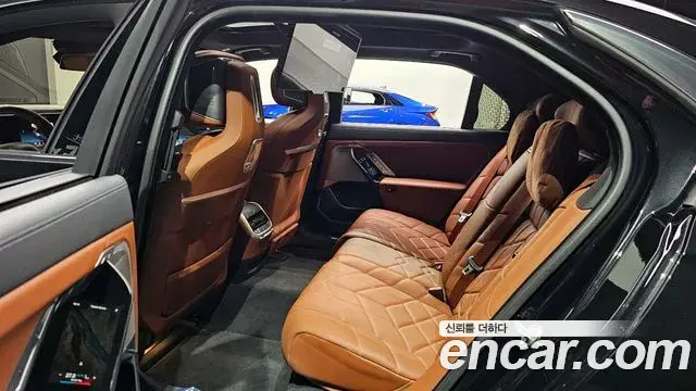 BMW 7 Series 2024 — Şəkil 14/20