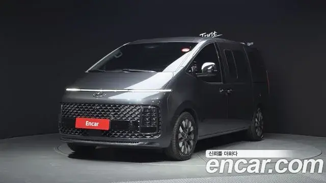 Hyundai Staria 2021 — Фото 1/20
