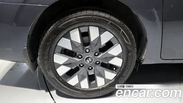 Hyundai Staria 2021 — Фото 5/20