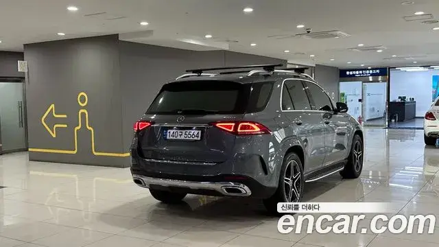 Mercedes-Benz GLE-Class 2021 — ფოტო 16/19