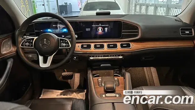 Mercedes-Benz GLE-Class 2021 — ფოტო 11/19