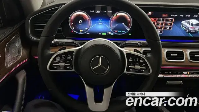Mercedes-Benz GLE-Class 2021 — ფოტო 12/19