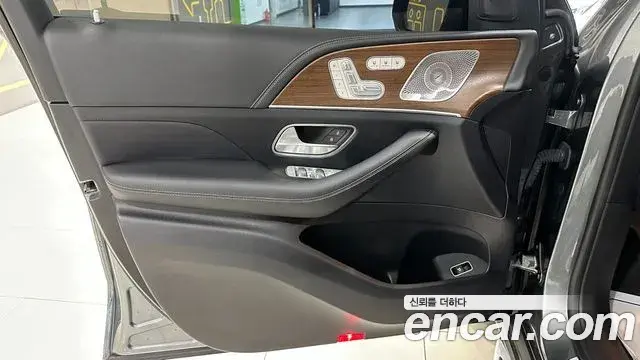 Mercedes-Benz GLE-Class 2021 — ფოტო 6/19