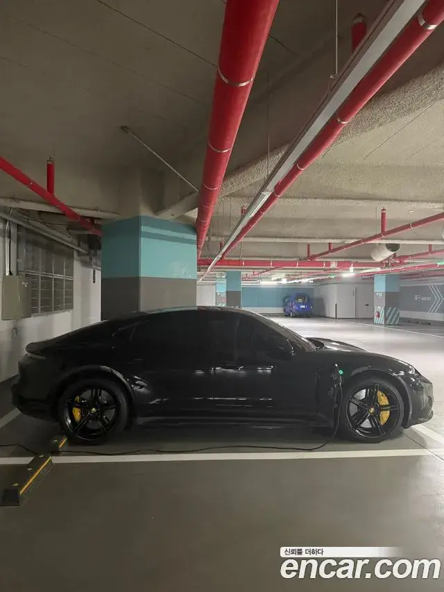 Porsche Taycan 2021 — Photo 11/11