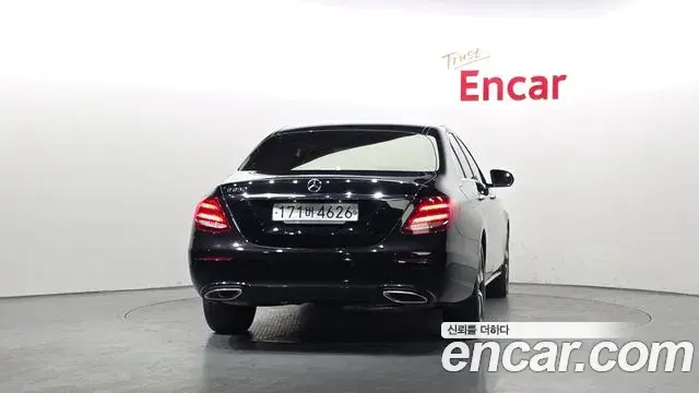 Mercedes-Benz E-Class 2019 — Şəkil 10/20