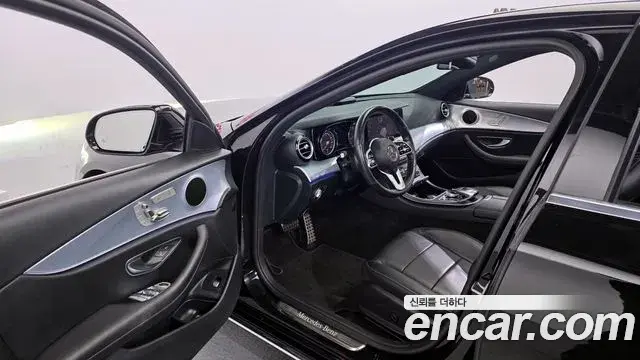 Mercedes-Benz E-Class 2019 — Şəkil 8/20