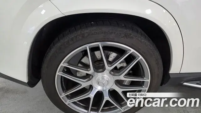 Mercedes-Benz GLE-Class 2023 — Фото 4/17