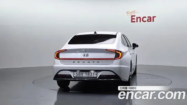 Hyundai Sonata Hybrid 2019 — Şəkil 17/20