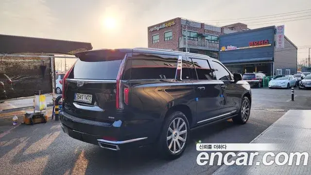 Cadillac Escalade 2022 — Photo 13/20