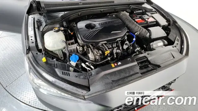 Hyundai Veloster 2018 — ფოტო 13/20