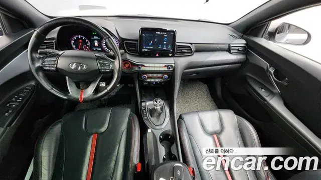 Hyundai Veloster 2018 — ფოტო 1/20
