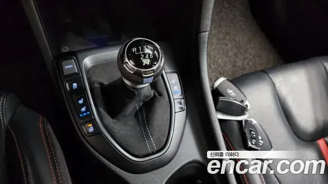 Hyundai Veloster 2018 — ფოტო 9/20
