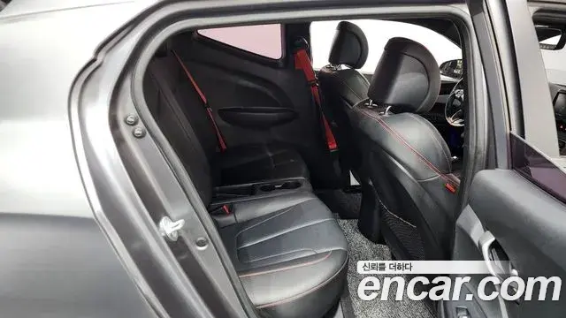 Hyundai Veloster 2018 — ფოტო 4/20
