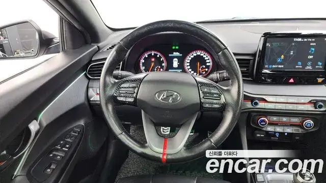 Hyundai Veloster 2018 — ფოტო 14/20