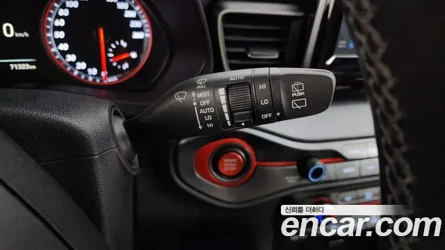 Hyundai Veloster 2018 — ფოტო 12/20