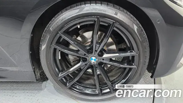 BMW 3 Series 2020 — ფოტო 2/20