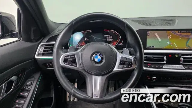 BMW 3 Series 2020 — ფოტო 8/20