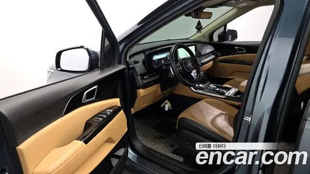 Kia Carnival 2023 — Photo 11/20