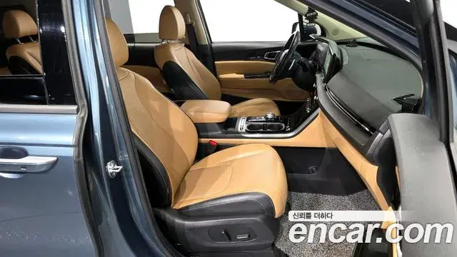 Kia Carnival 2023 — Photo 6/20
