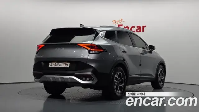 Kia Sportage 2022 — Фото 2/20