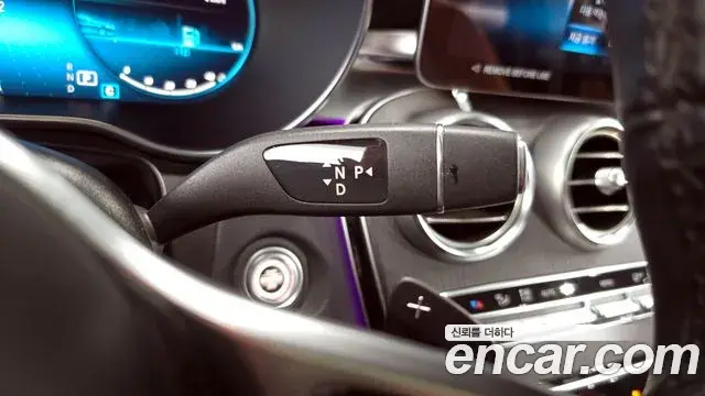 Mercedes-Benz GLC-Class 2022 — Photo 19/20